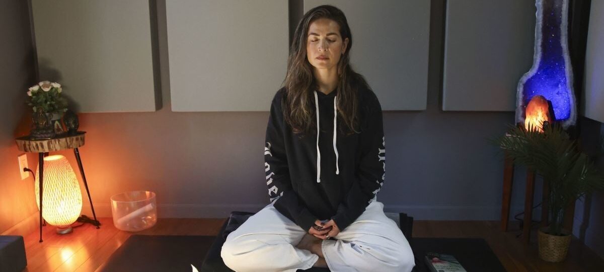 Како ослободити тело од напетости изазване бригом и анксиозношћу